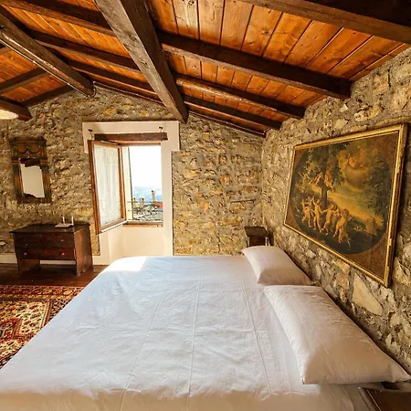Dom wakacyjny Nido Del Drago, The Village's First Historic