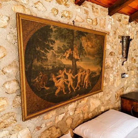 Dom wakacyjny Nido Del Drago, The Village's First Historic